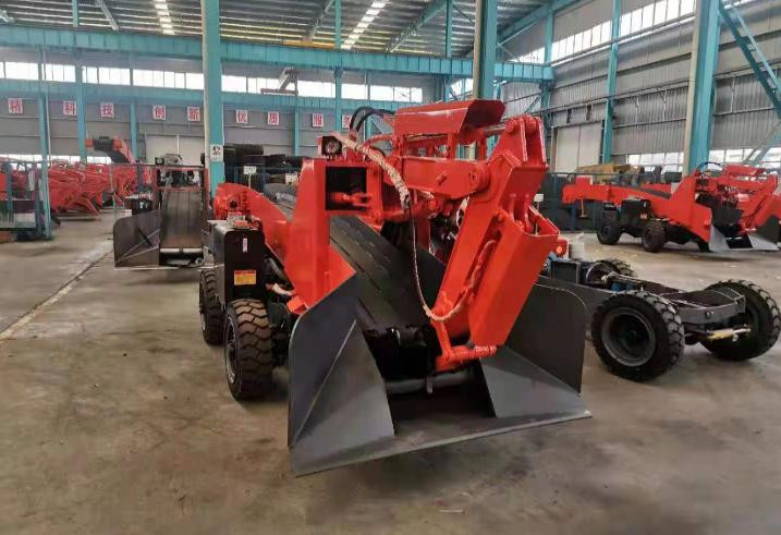 廠房內的扒渣機產品